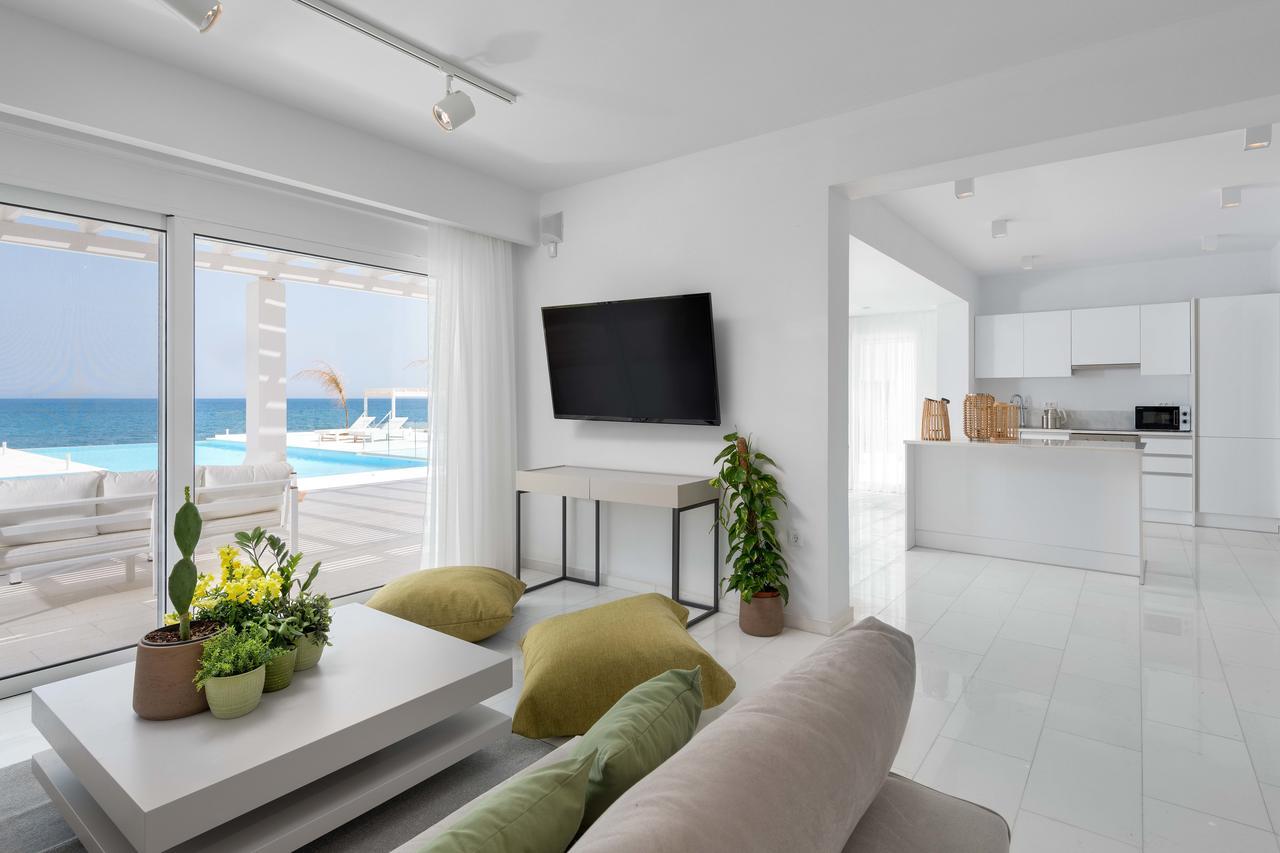 Maria & Nada Beachfront Villas Колимбия Экстерьер фото