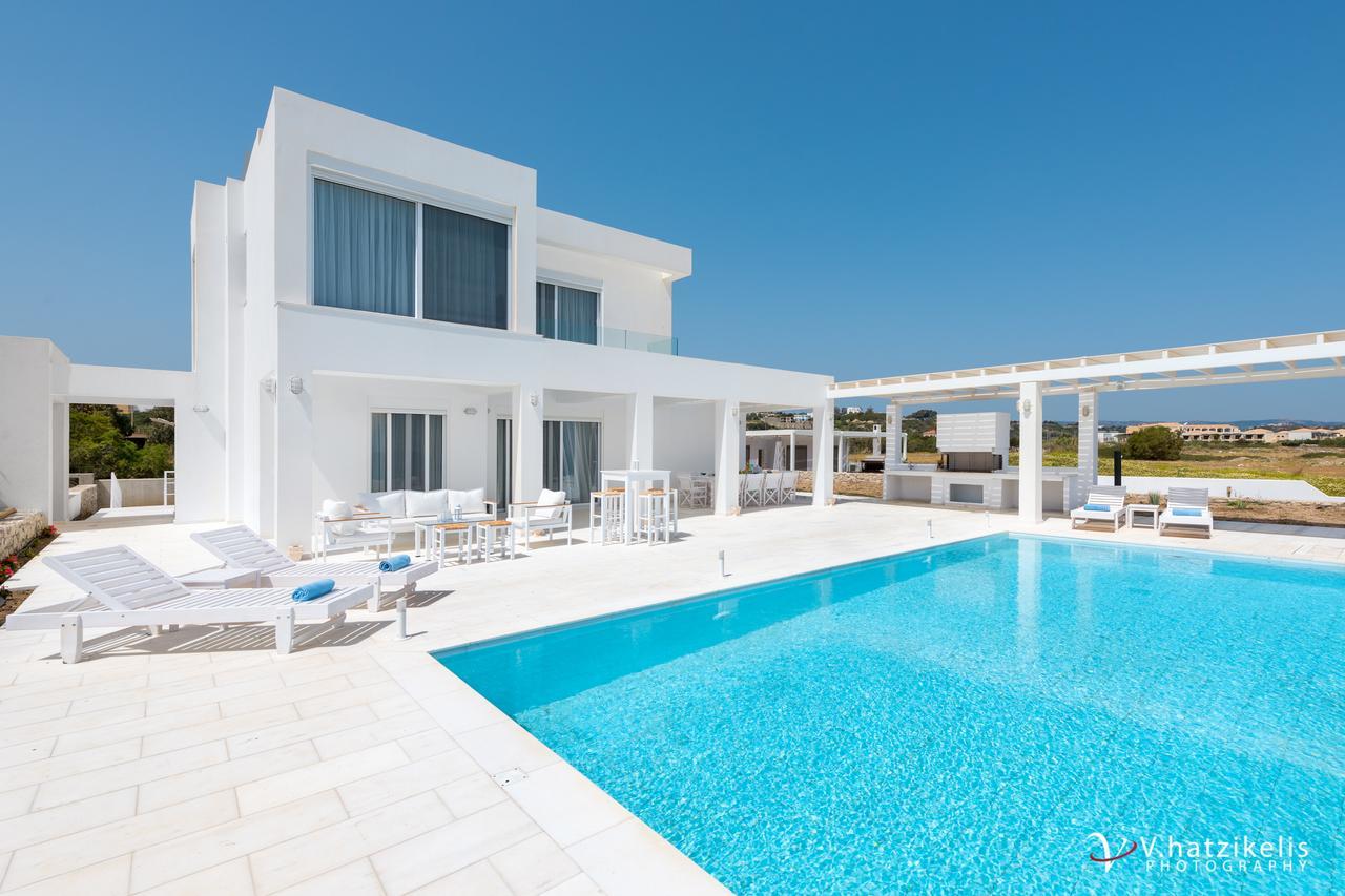 Maria & Nada Beachfront Villas Колимбия Экстерьер фото