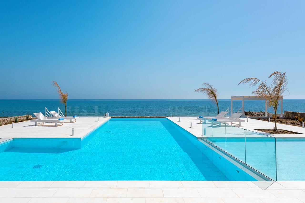 Maria & Nada Beachfront Villas Колимбия Экстерьер фото