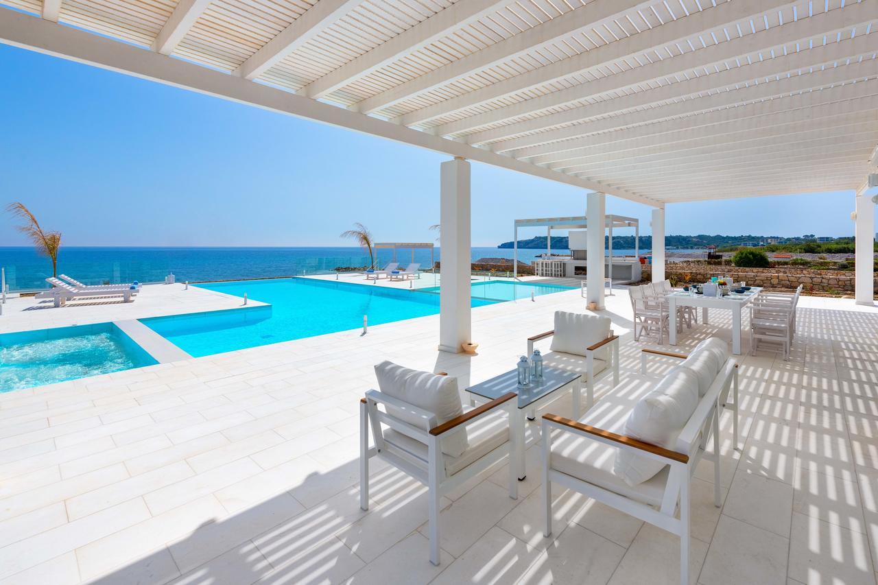 Maria & Nada Beachfront Villas Колимбия Экстерьер фото