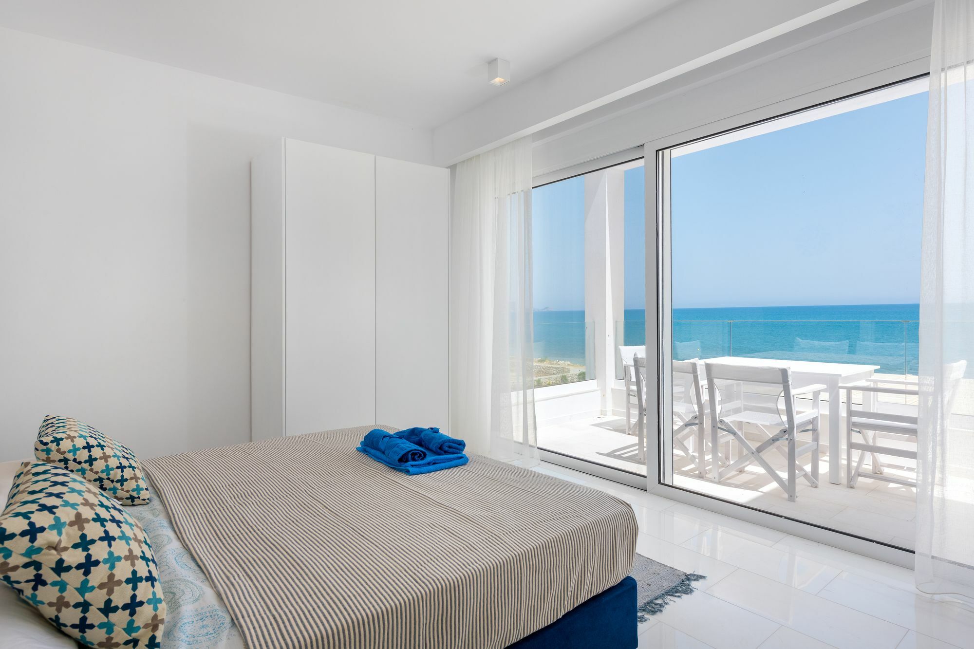 Maria & Nada Beachfront Villas Колимбия Экстерьер фото